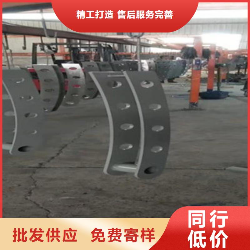 【不锈钢复合管护栏钢板立柱】,河道护栏源头厂家供应