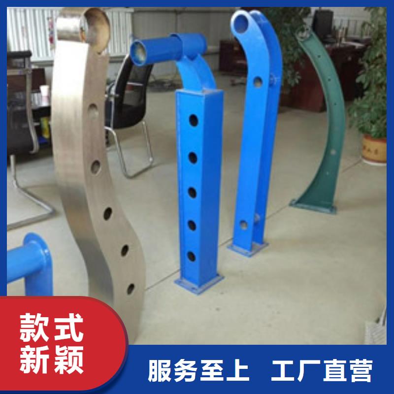 灯光护栏镀锌喷塑防撞栏专注生产制造多年