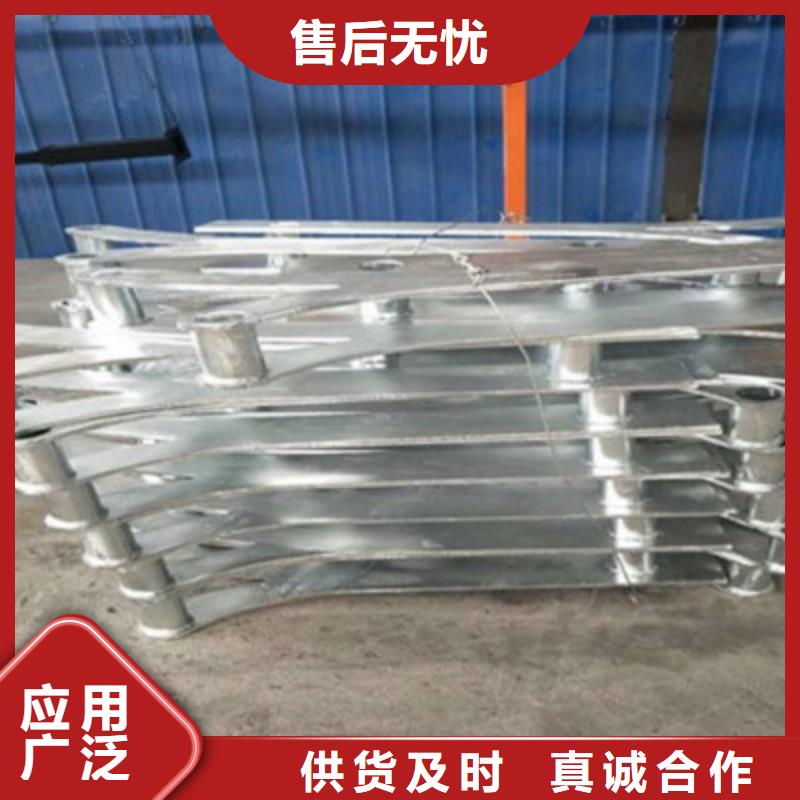 桥梁灯光防撞护栏_道路隔离栏精工细作品质优良
