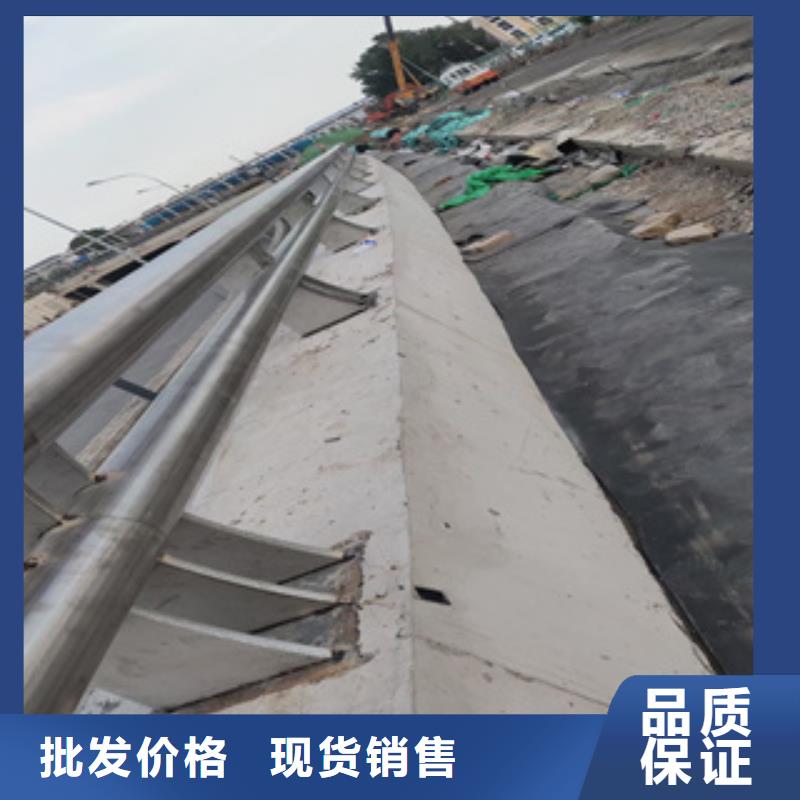 造型新颖：静电喷塑小型护栏立柱