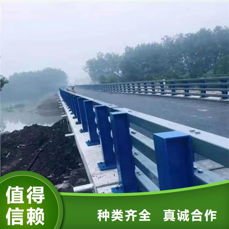桥梁包厢护栏立柱安装牢固