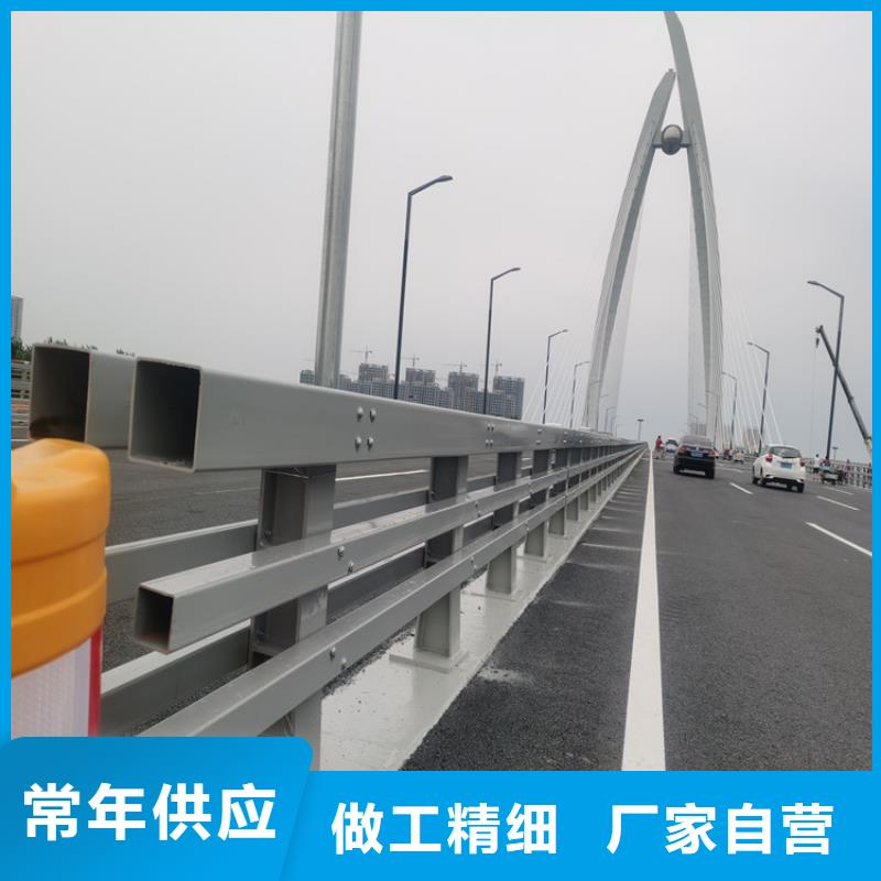 桥梁包厢护栏立柱安装牢固