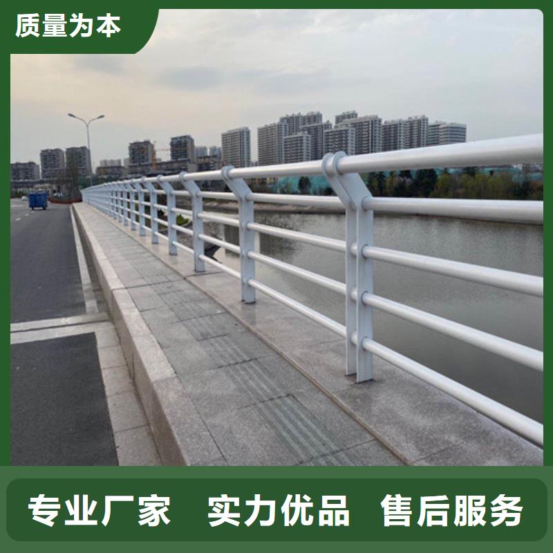 防撞护栏镀锌波形护栏优选货源