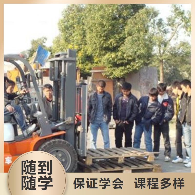 虎振厨师烹饪培训师资力量强【塔吊叉车培训】 厨师技校哪家好指导就业28354.com