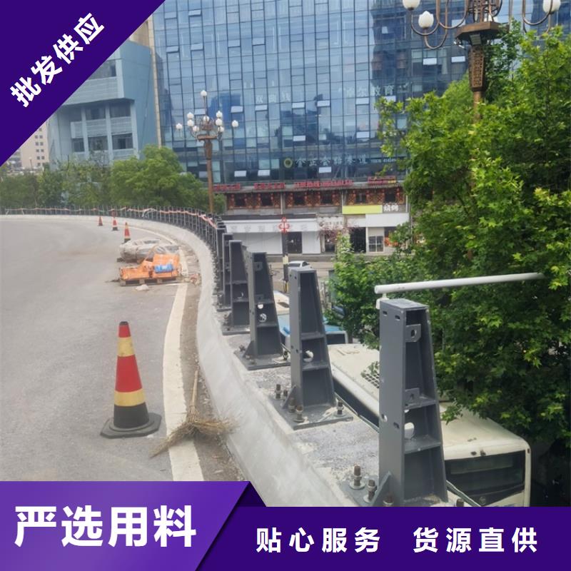人行道不锈钢防撞隔离仿木栏杆哪里便宜