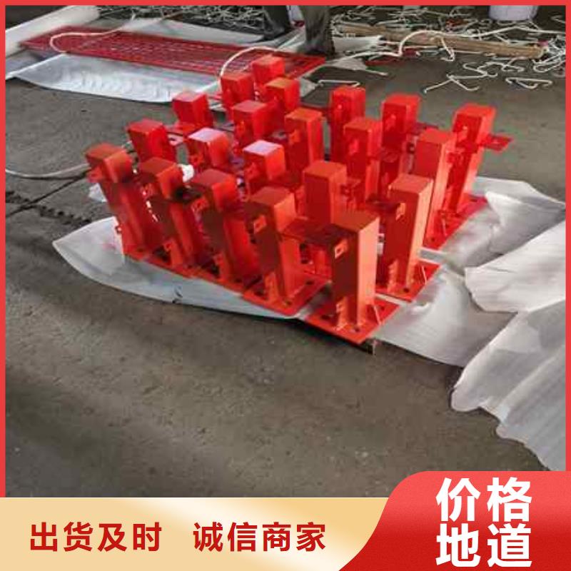 不锈钢复合管防撞护栏_镀锌喷塑防撞栏厂家直销售后完善