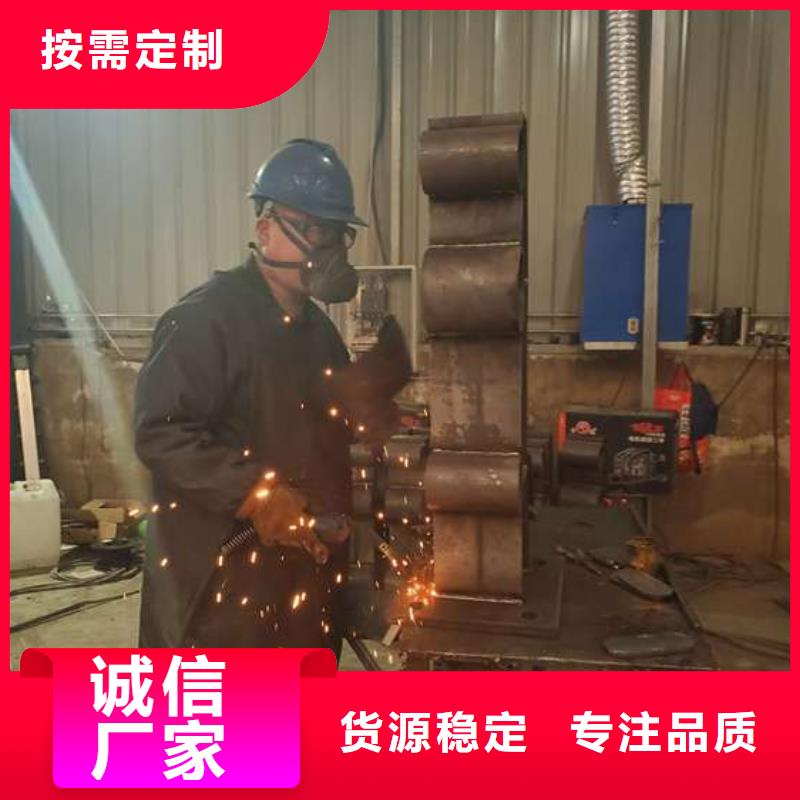 防撞护栏镀锌波形护栏专注质量
