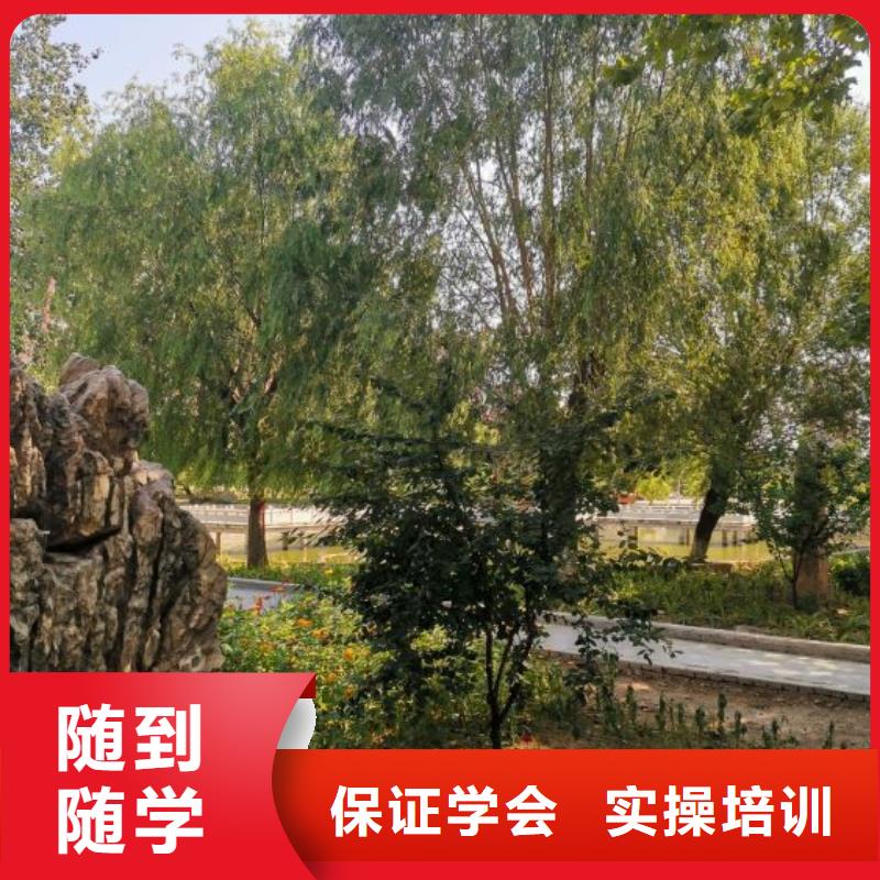 随到随学【挖掘机培训学校】-虎振挖掘机怎么样就业前景好-附近正规学校-新闻资讯