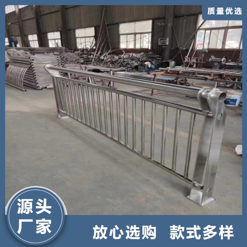 桥梁两侧护栏无中间商